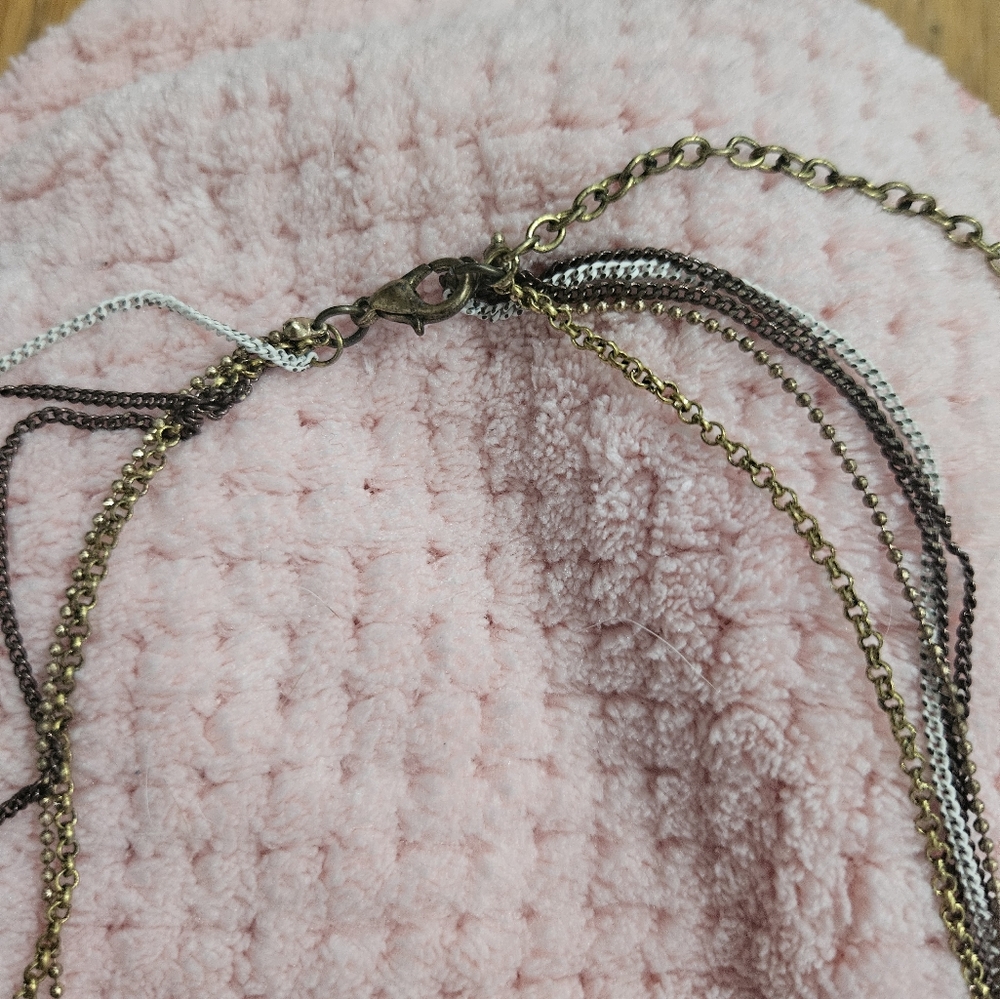 4 layer adjustable clasp necklace with different colored chains and white beads - Picture 4 of 8